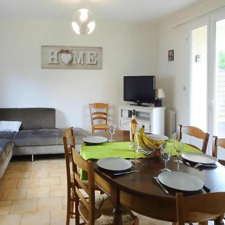 Home, Holiday home