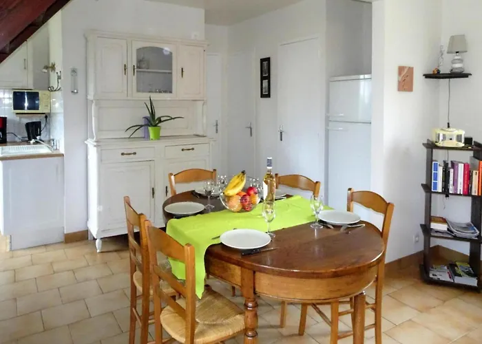 In Near Sandy * Portbail